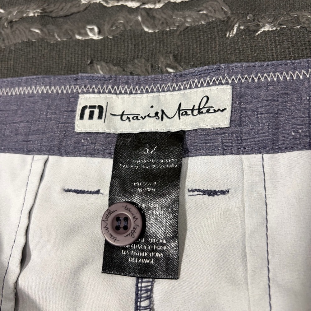 Travis Mathew Performance Golf Shorts Men's 32x10 Gray Outdoor Gorpcore Beachy - Picture 2 of 9